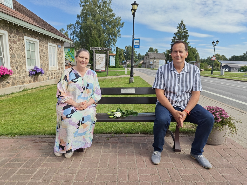 Kirjaniku pingi avamine Mustlas