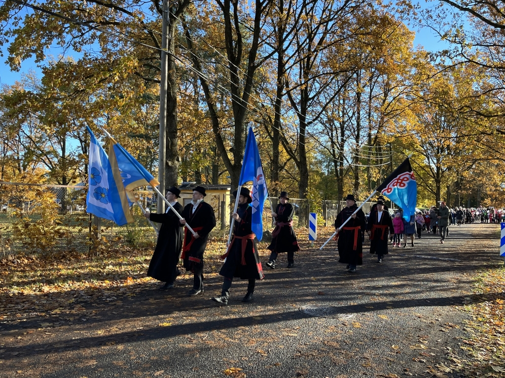 Rongkäik Mulgi majaka juurde